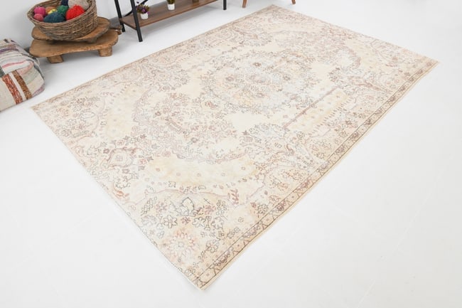6'3'' x 9'3'' Unique Handmade Vintage Rug - 18854 - 3