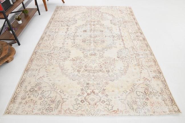 6'3'' x 9'3'' Unique Handmade Vintage Rug - 18854 - 4