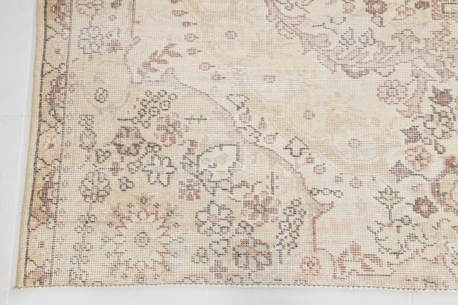6'3'' x 9'3'' Unique Handmade Vintage Rug - 18854 - 9