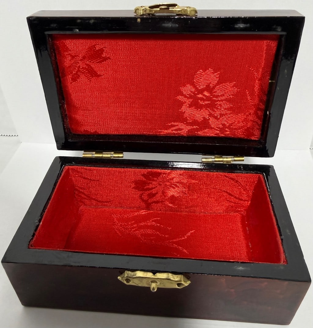 Vintage Chinese Lacquered Wood Jewelry / Keepsake Box with Cork Diorama - 2