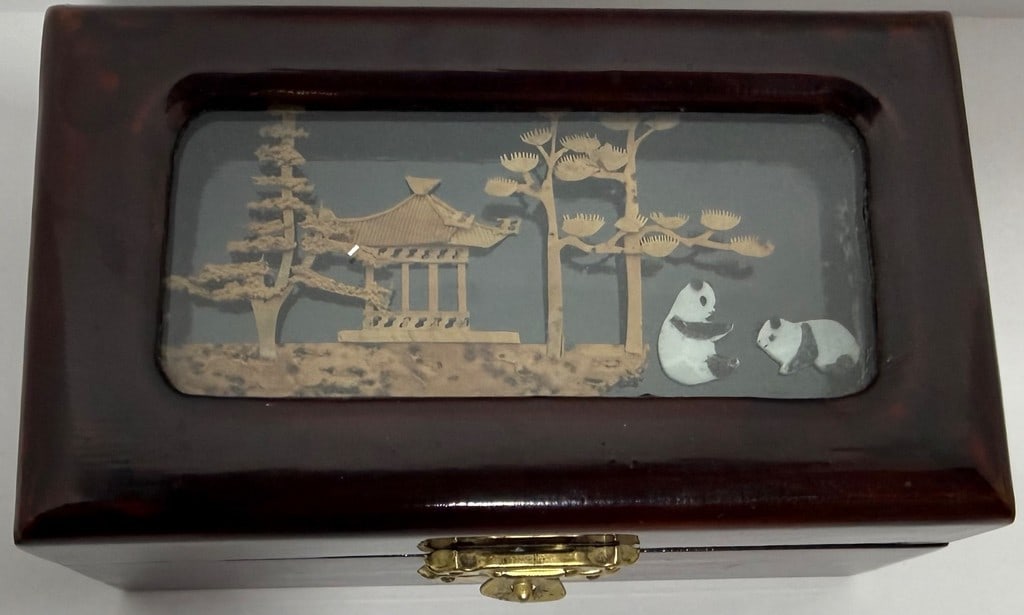 Vintage Chinese Lacquered Wood Jewelry / Keepsake Box with Cork Diorama - 4