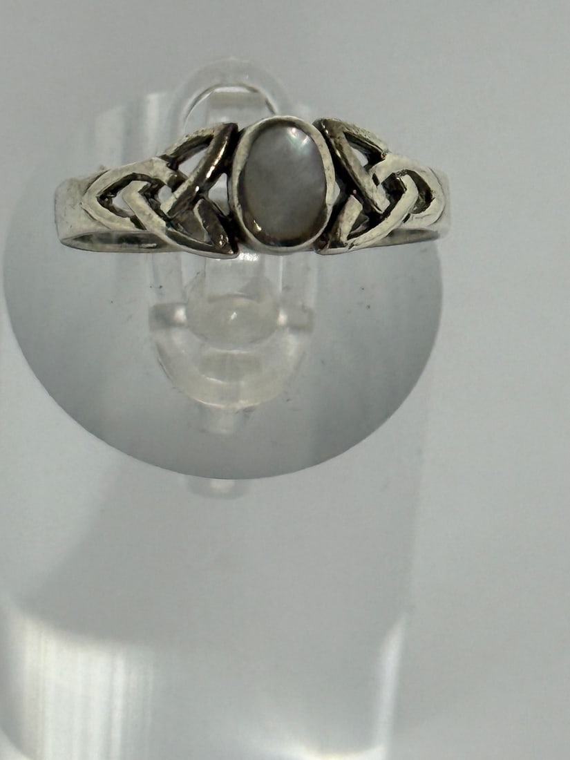Sterling Silver Mother-of-Pearl Celtic Knot Ring - 2