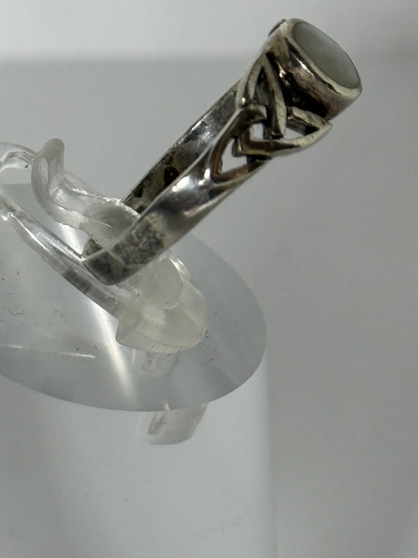 Sterling Silver Mother-of-Pearl Celtic Knot Ring - 3