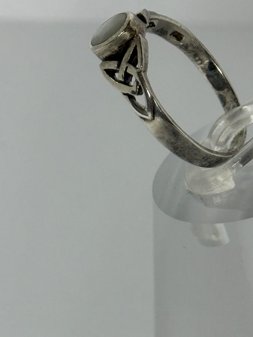 Sterling Silver Mother-of-Pearl Celtic Knot Ring - 4