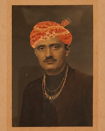 Vintage Hand-Colored Photograph, circa 1920s-40 of an Indian Gentleman in Turban by EOS Studios... - 3