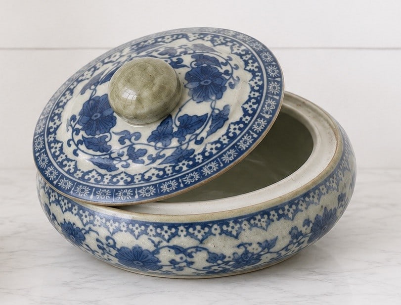 Chinese Blue and White Glazed Pottery Covered Jar - 2