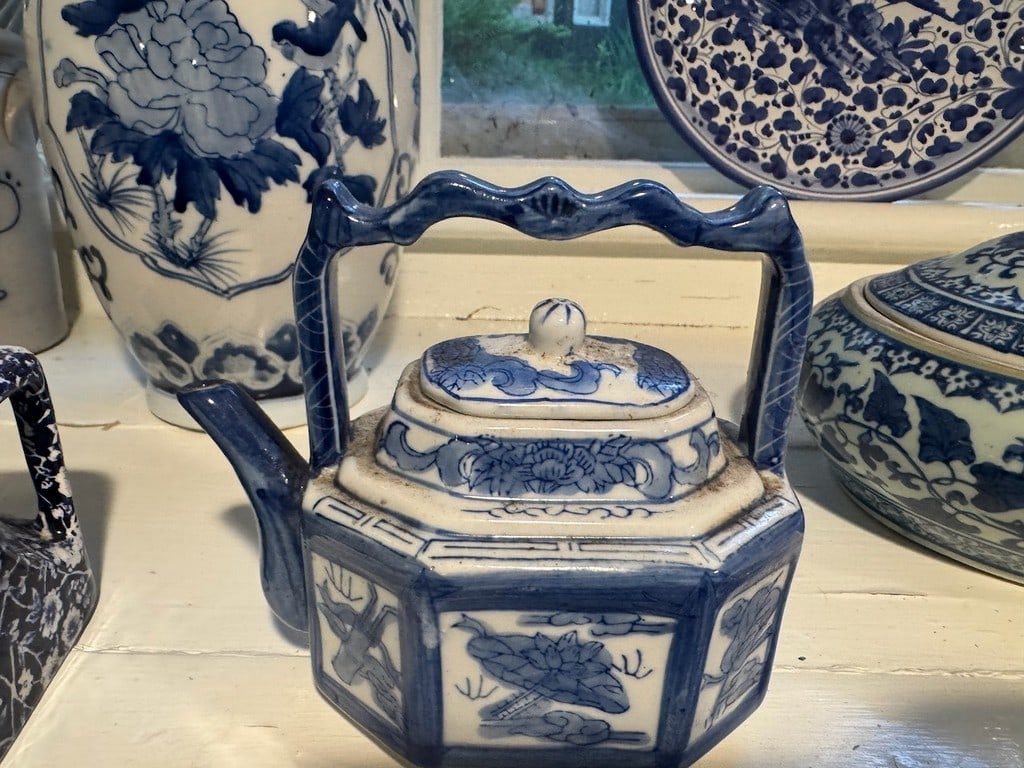 Blue and White Chinoiserie Hexagonal Teapot - 5