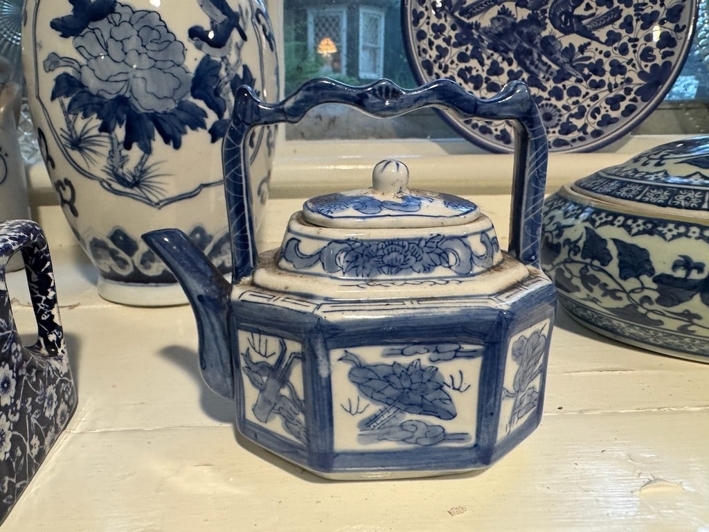Blue and White Chinoiserie Hexagonal Teapot - 6