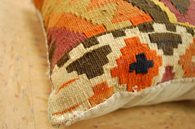 Hand-Made Pillow Cushion Rug 1'6" x 1' 8" - 3