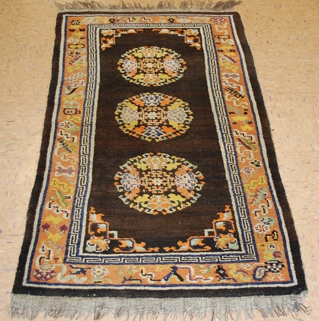 CHINESE TURKESTAN RUG 2.7x4.6: Title: CHINESE TURKESTAN RUG 2.7x4.6 Description:ANTIQUE COLLECTORS ESTATE TREASURE CHINESE EAST TURKISTAN KHOTAN RUG Circa 1900's with exact size of 2' 7" x 4' 6".Wool woven on Wool foundation over