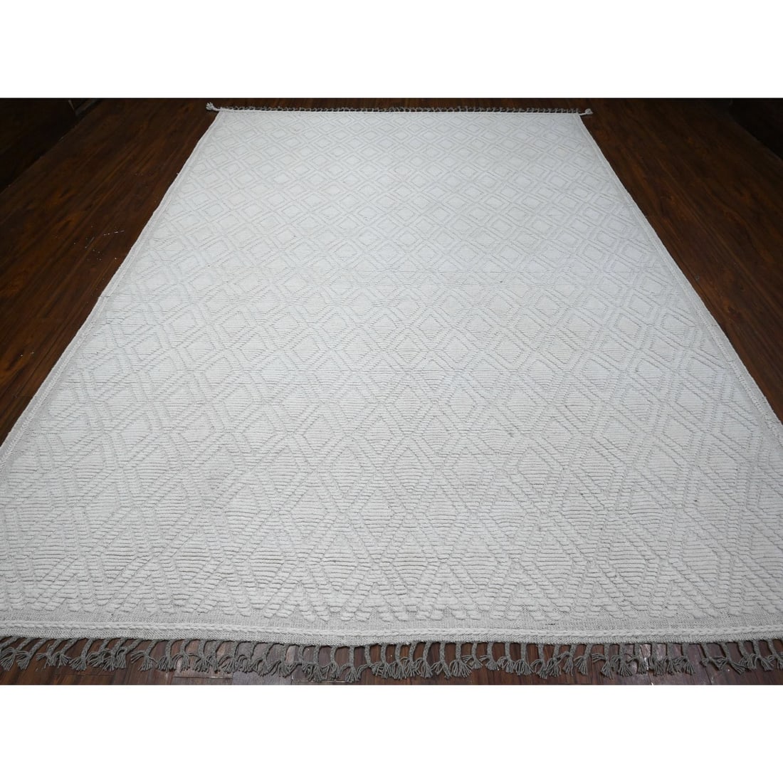 Tahira White Hand Knotted Wool Moroccan Diamond Repetitive Design Rug - 2