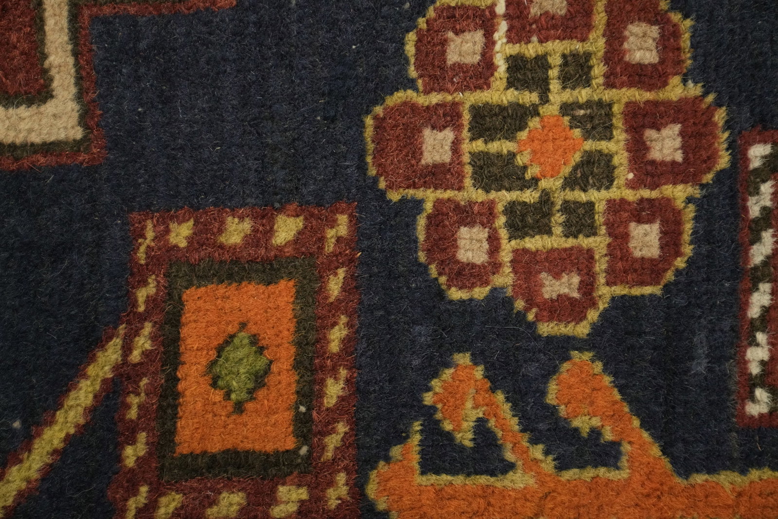 Bakhtiari Persian Wool Rug 4x7 - 10