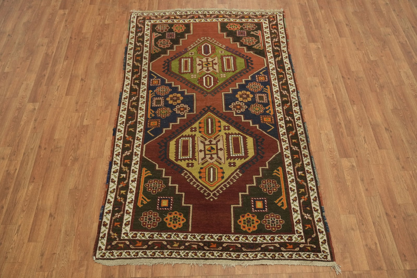 Bakhtiari Persian Wool Rug 4x7 - 3