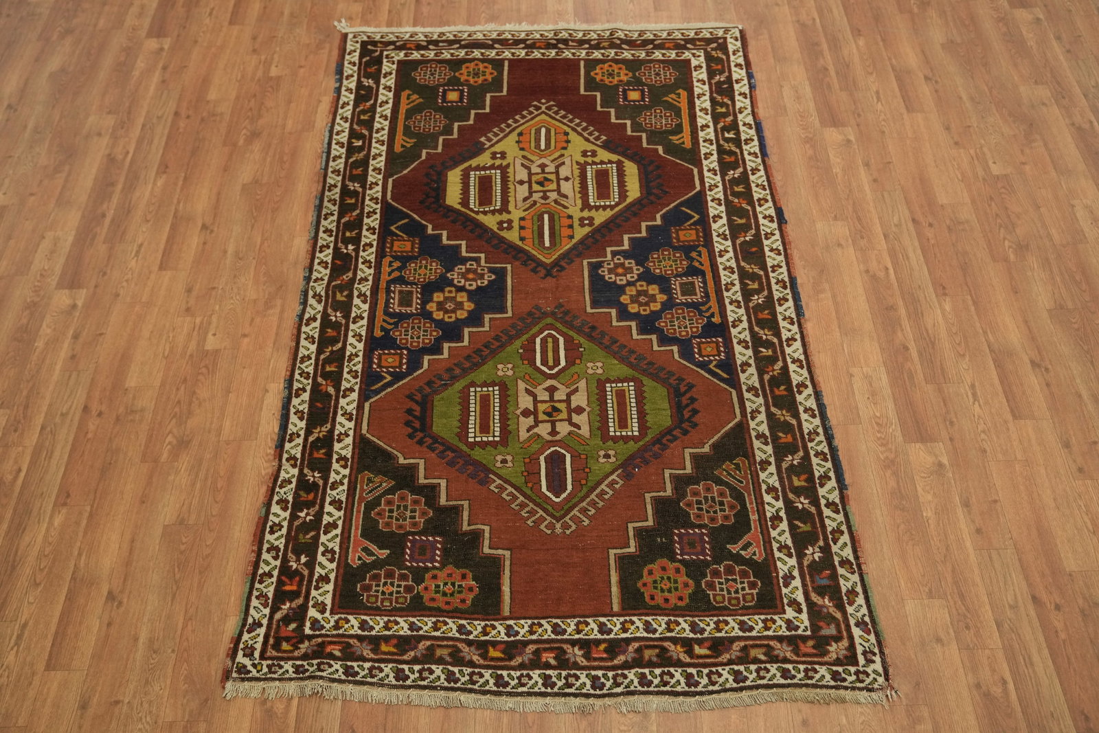 Bakhtiari Persian Wool Rug 4x7 - 5