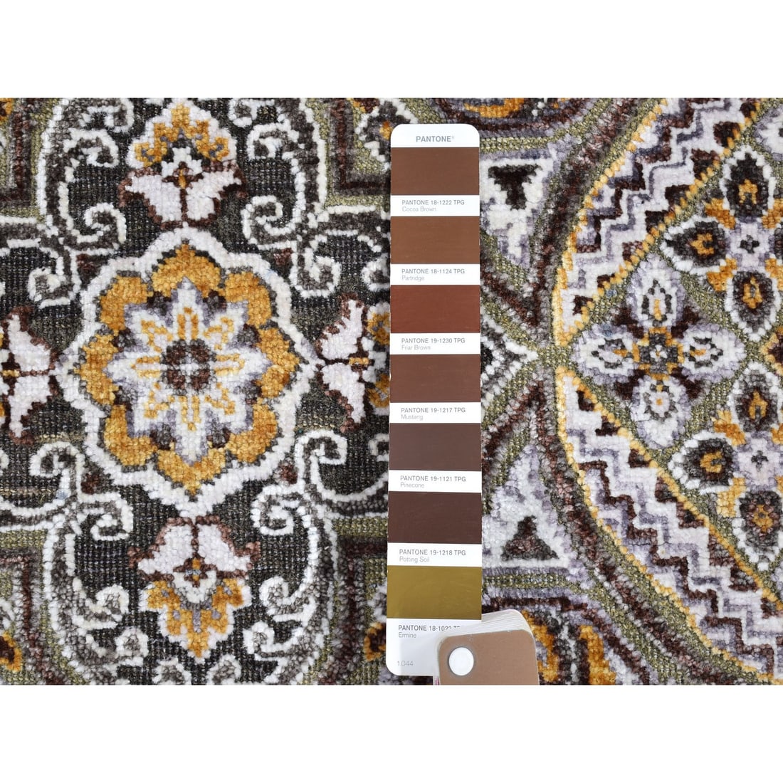 Textured Wool and Silk Mughal Inspired Medallions Design XL Runner Rug - 4