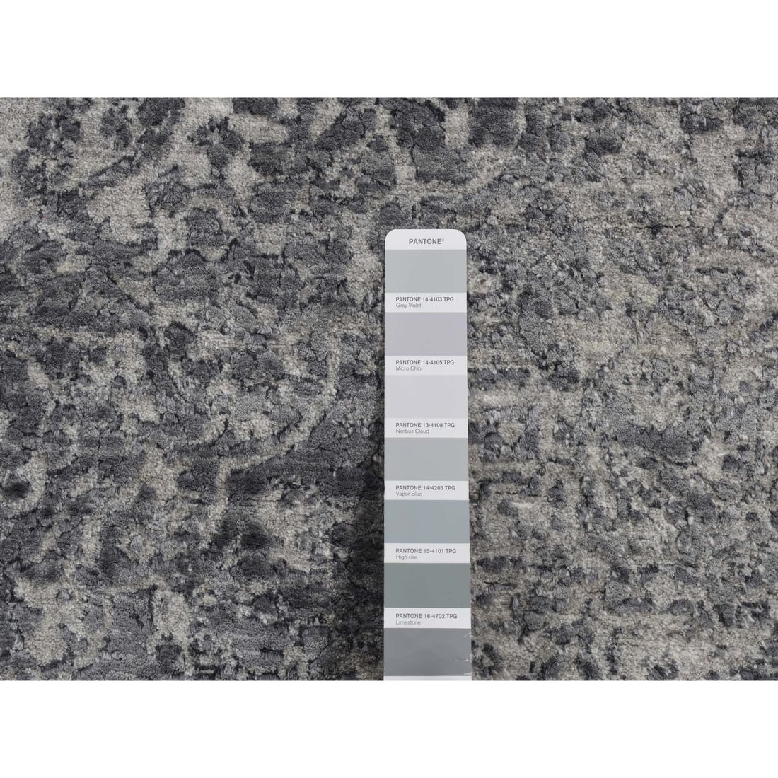 Carbon Gray Persian Design Wool and Silk Hand Knotted Oriental Rug - 3