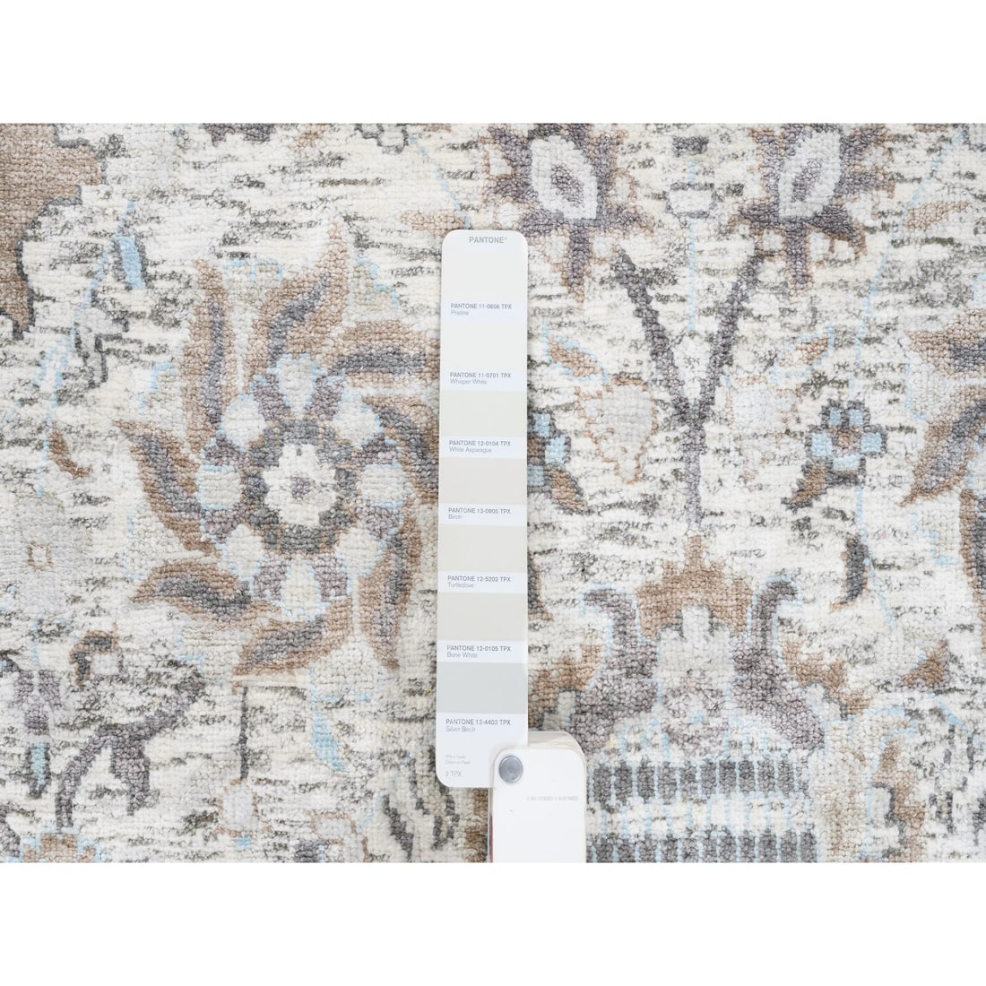 Hand Knotted Ivory Tabriz Vase Silk With Textured Wool Square Rug - 4