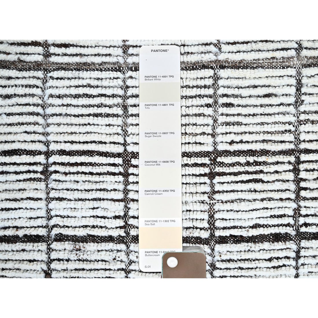 White Moroccan Weave with Box Design Hand Knotted Pure Wool Sample Rug - 4