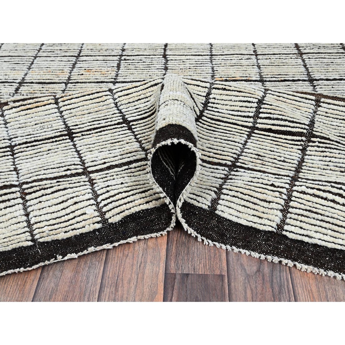 Vista White Moroccan Weave with Box Design Hand Knotted Pure Wool Rug - 5
