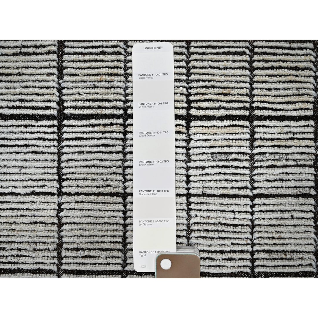 Vista White Moroccan Weave with Box Design Hand Knotted Pure Wool Rug - 7