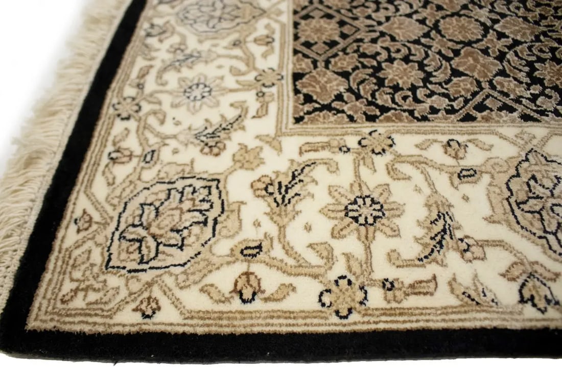 Black Floral Extra Fine 4X6 Herati Oriental Rug - 10