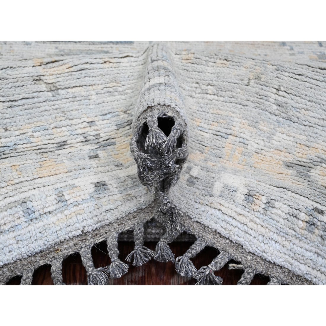 Gray Moroccan Weave Erased Elephant Feet Design Hand Knotted Wool Rug - 5
