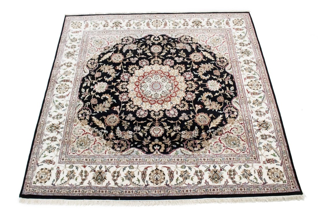 Black Classic Floral 8X8 Indo-Nain Oriental Square Rug - 4
