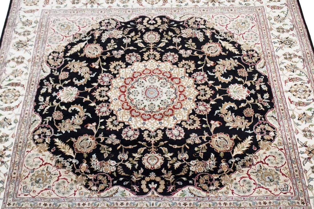 Black Classic Floral 8X8 Indo-Nain Oriental Square Rug - 5