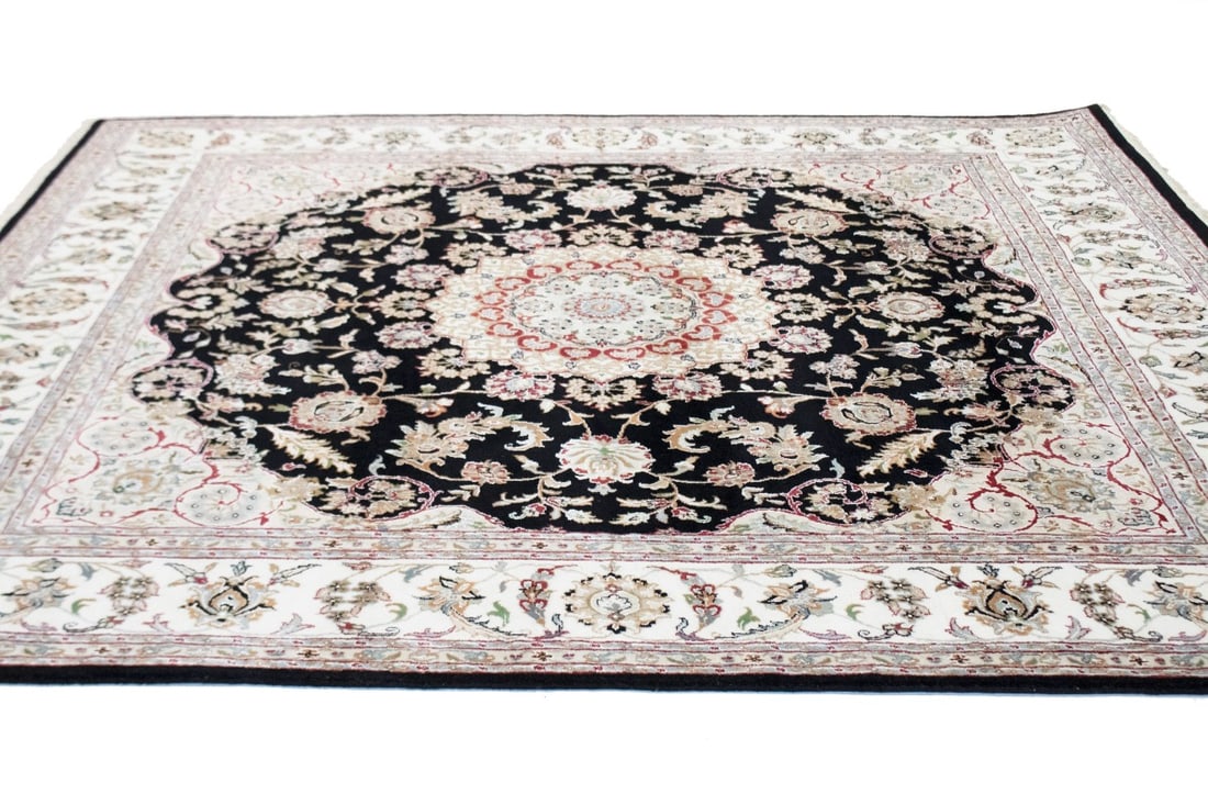 Black Classic Floral 8X8 Indo-Nain Oriental Square Rug - 7
