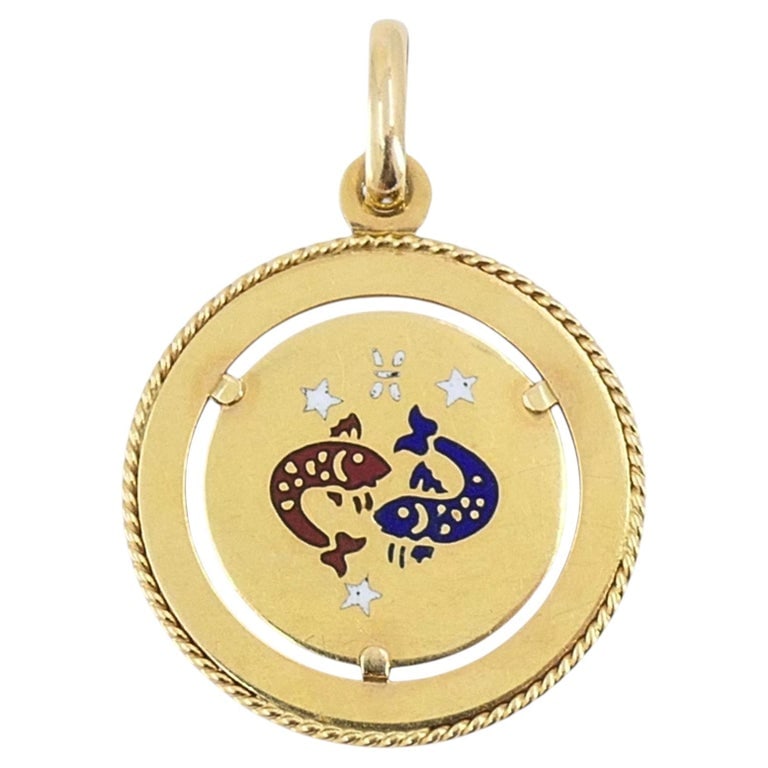 Vintage UnoAErre 18k Gold Enamel Pisces Zodiac Pendant Charm: Designer: UnoAErre Materials: 18k Gold, Enamel Weight: 4.4 Grams Measurement: Diameter - 7/8" Hallmarks: UnoAErre, 750, 1 AR Product details: Vintage Italian Pisces zodiac pendant crafted in 18k