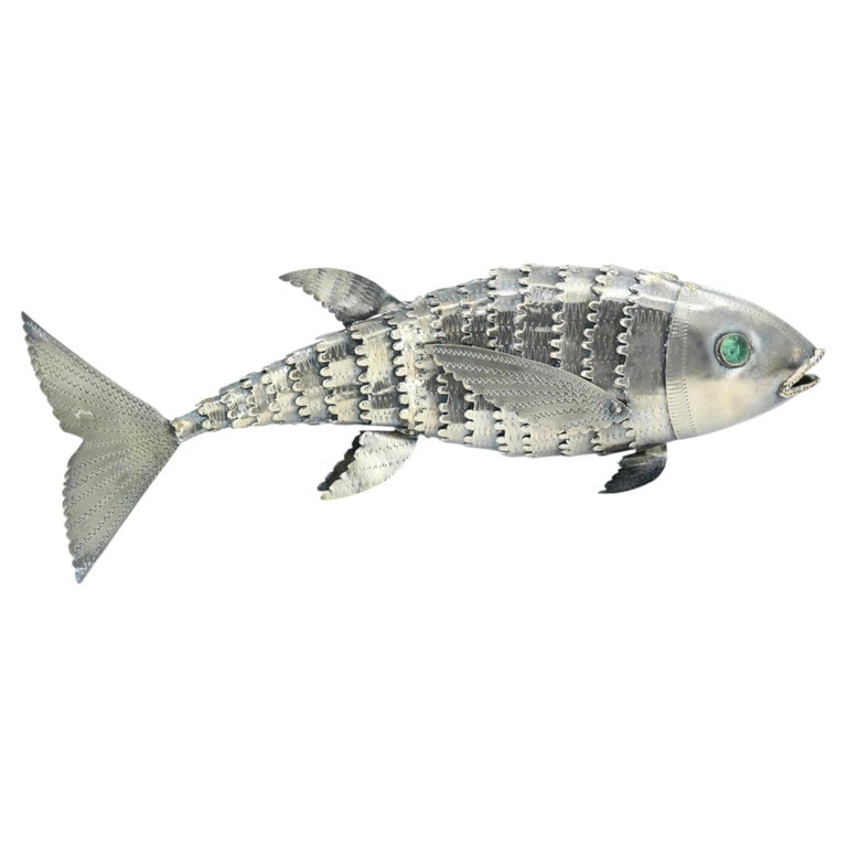 Vintage Articulated Sterling Silver Fish Figurine Mid Century Modern: Vintage Articulated Sterling Silver Fish Figurine Mid Century Modern Stamped PLATA925 Eyes likely made of glass The body is articulated and has movement The fish stands up on the bottom fins Great