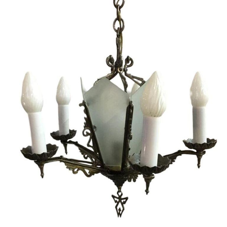 Art Deco Slat Glass Chandelier With Geometric Details - 4