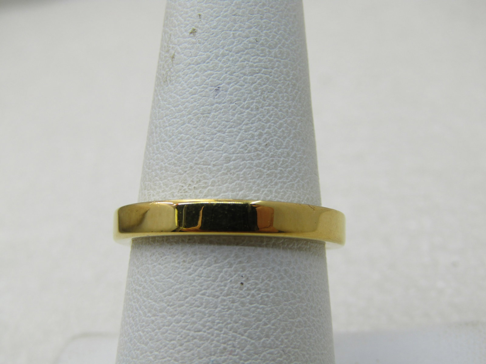 Vintage Joan Rivers Gold Tone Band Ring, Sz. 8, 2.9mm - 2