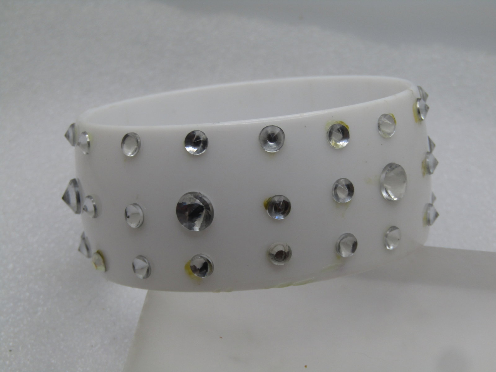 Vintage Wide White Lucite Bangle Bracelet, Clear Rhinestones, 8.5", 1980's - 3