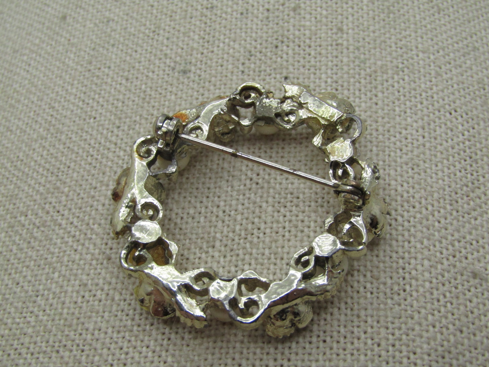 Vintage Rose and Faux Pearl Circle Brooch, 1.5", 1950's-1960's - 4