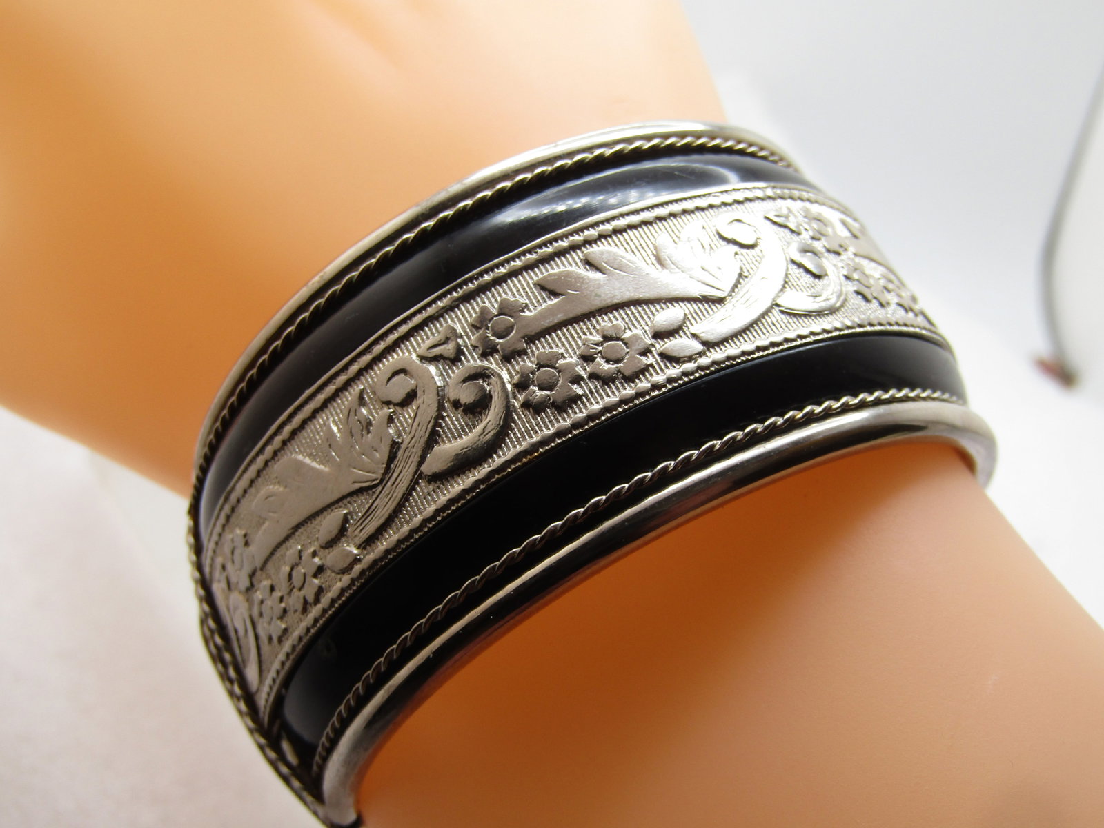 Vintage Black Enameled and Floral Cuff Bracelet, Hinged, 7" 1960's-1970's - 2