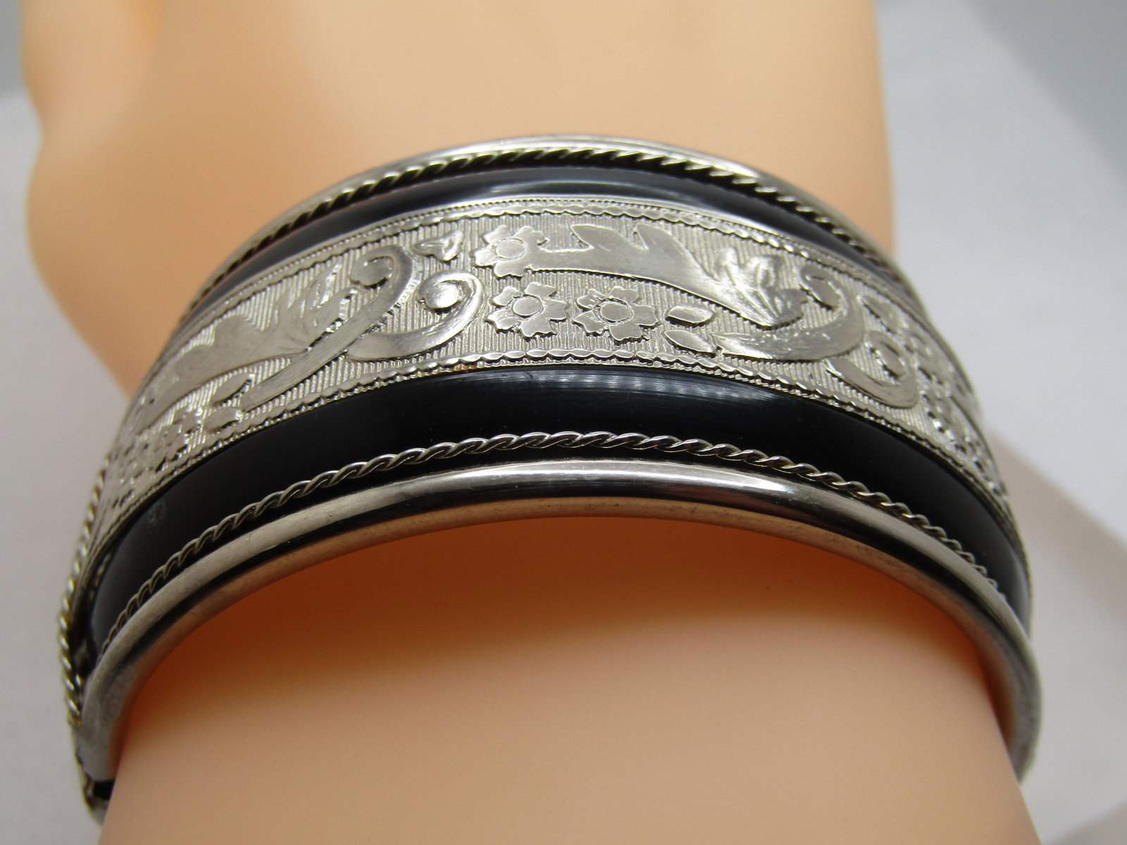 Vintage Black Enameled and Floral Cuff Bracelet, Hinged, 7" 1960's-1970's - 3