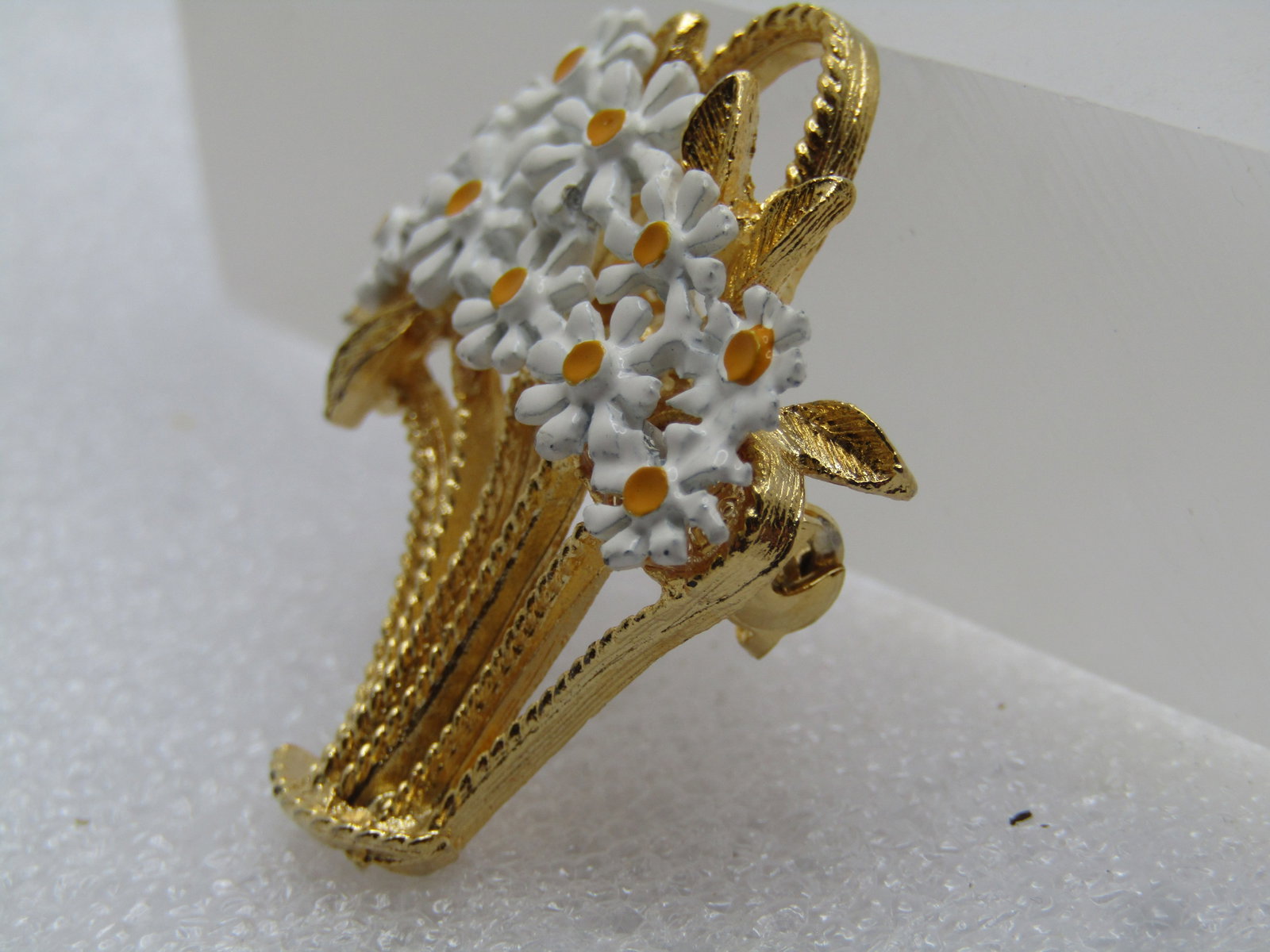 Vintage Enameled Daisy Basket Brooch, 1960's - 2