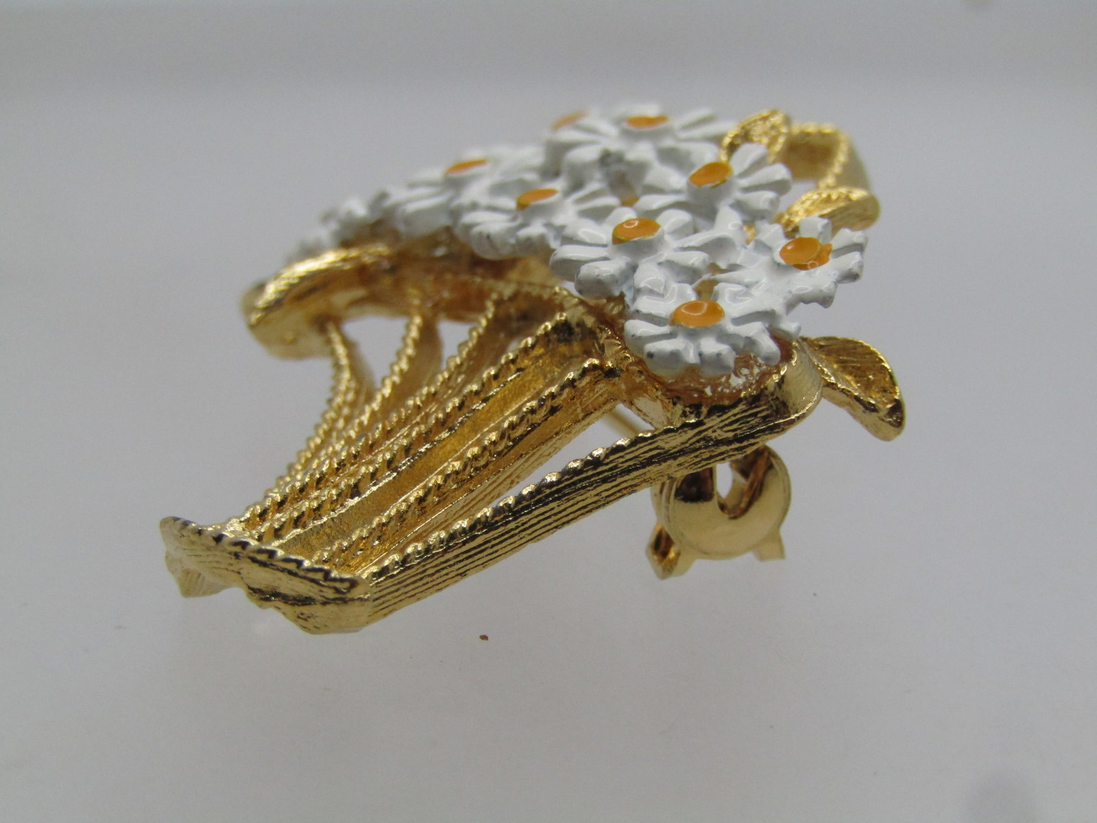 Vintage Enameled Daisy Basket Brooch, 1960's - 5