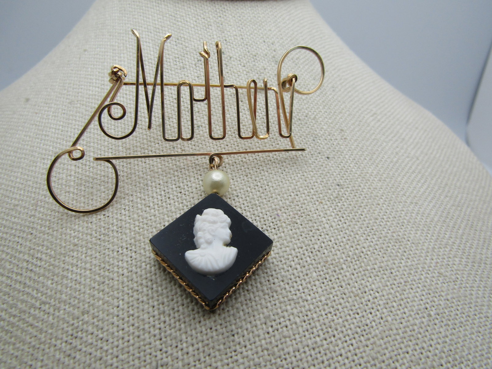 Vintage Mother Cameo Brooch, 1950's-1960's - 4