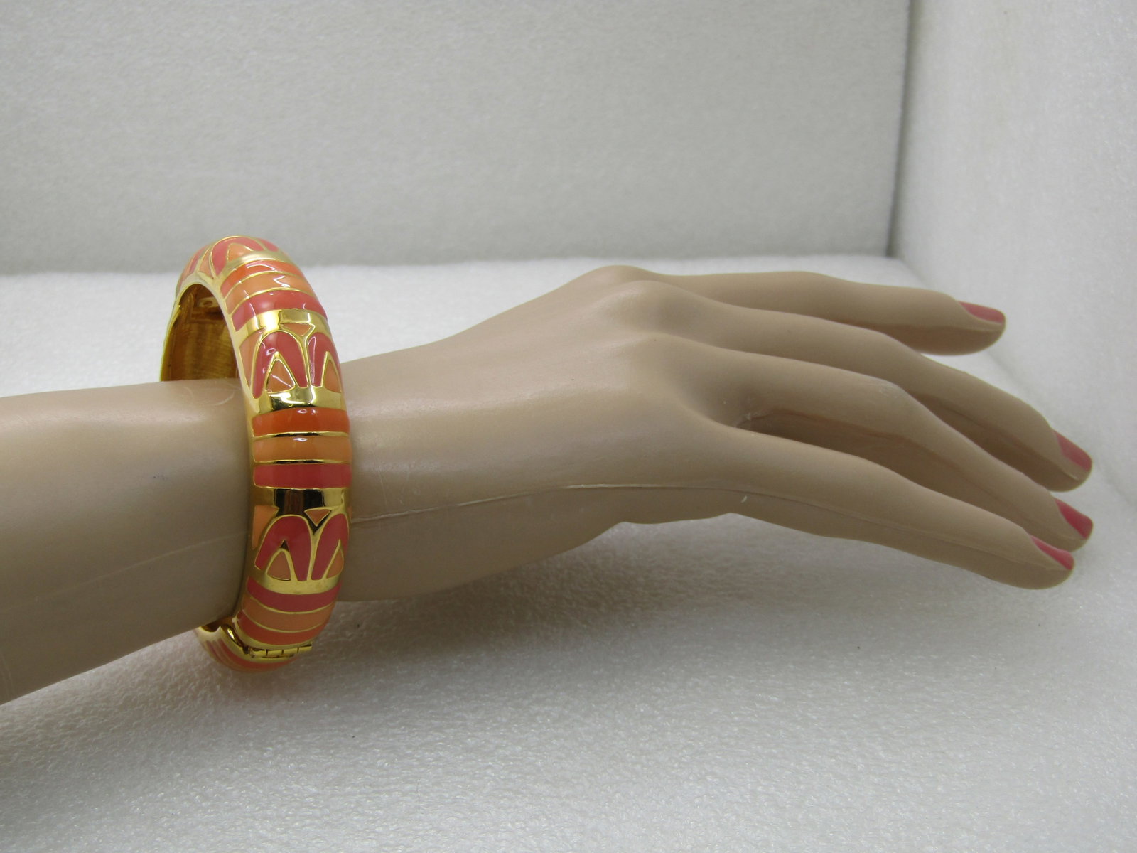 Vintage Joan Rivers Enameled Hinged Clamper Bracelet, Geometric, 6.75", 15mm wide - 8