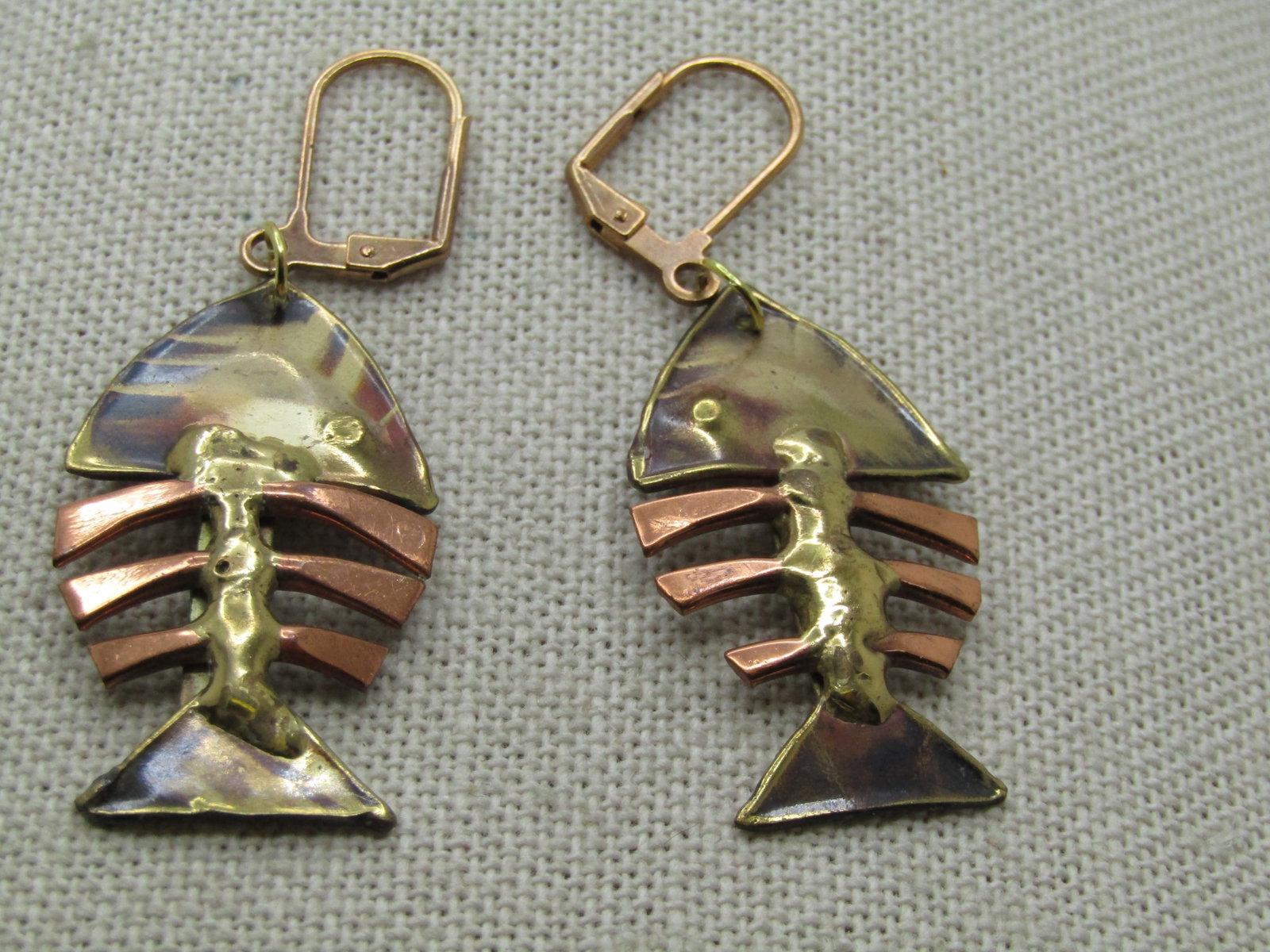 Vintage Brass and Copper Fish Earrings, Brutalist, Pierced , 2": Title: Vintage Brass and Copper Fish Earrings, Brutalist, Pierced , 2" Description: Vintage Brass and Copper Fish Earrings, Pierced , Brutalist, 2" long and appx. 7/8" wide. Brassy gold tone head and 