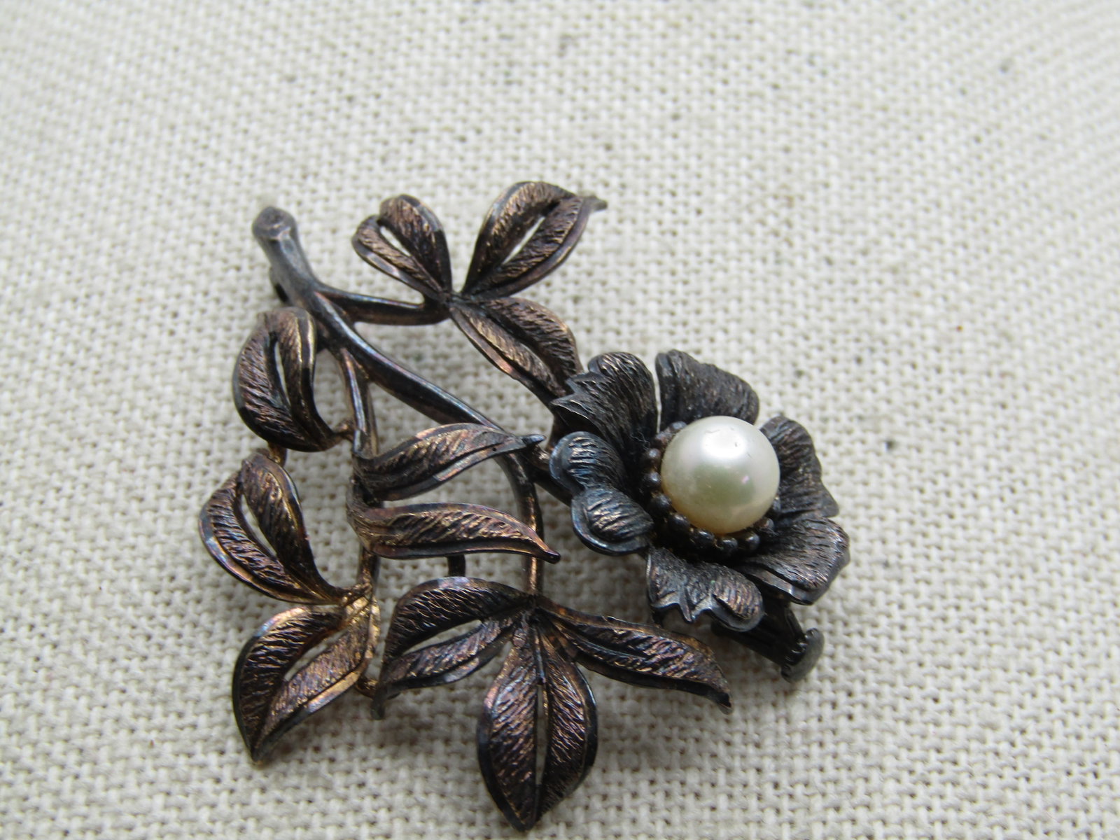 Vintage Floral Stem and Faux Pearl Brooch, Trombone Clasp. Post Mid-Century. Signed with a star - 3