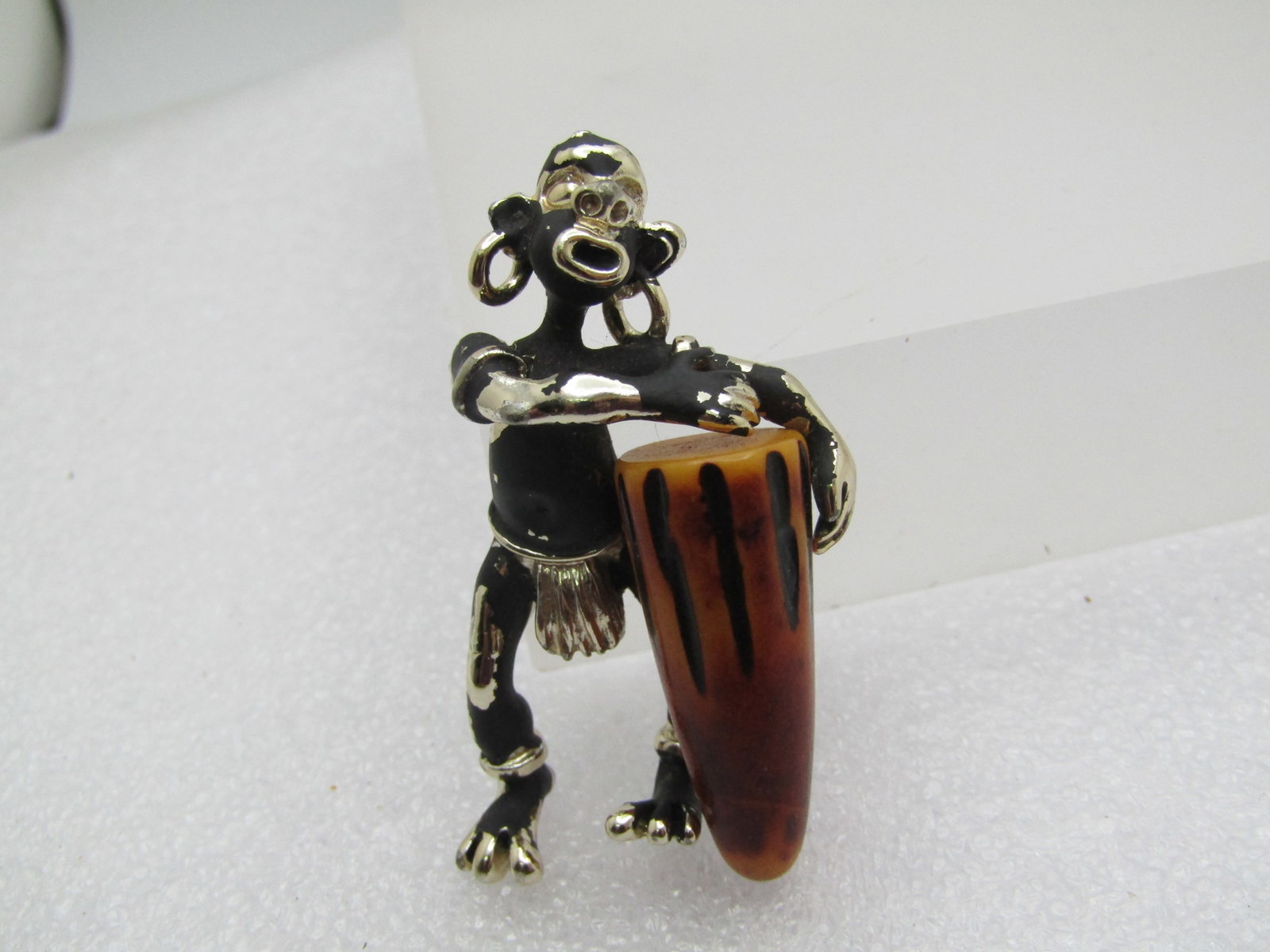 Vintage Blackamoor Bakelite Drummer Brooch, Unsigned Charles Worth, 1940's-1950's - 2
