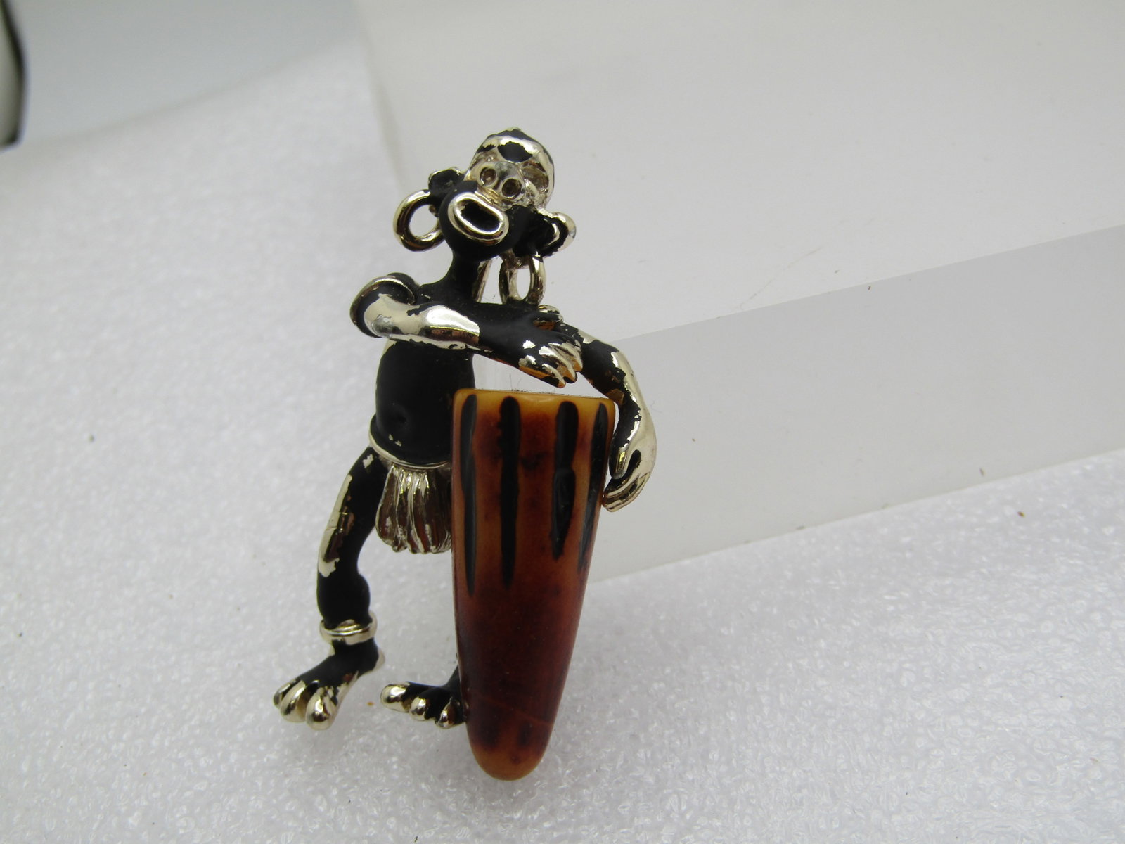 Vintage Blackamoor Bakelite Drummer Brooch, Unsigned Charles Worth, 1940's-1950's - 3