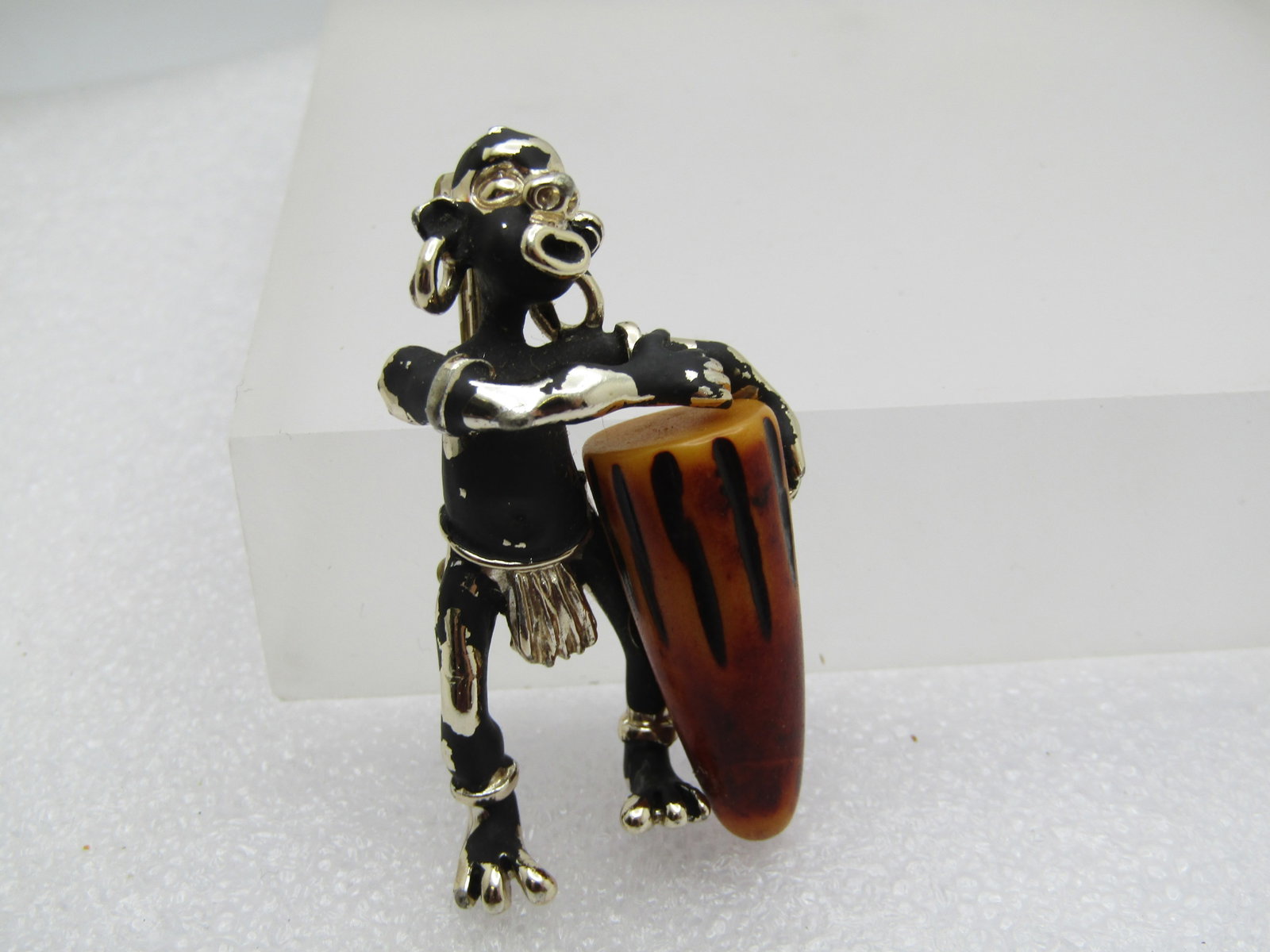 Vintage Blackamoor Bakelite Drummer Brooch, Unsigned Charles Worth, 1940's-1950's - 5