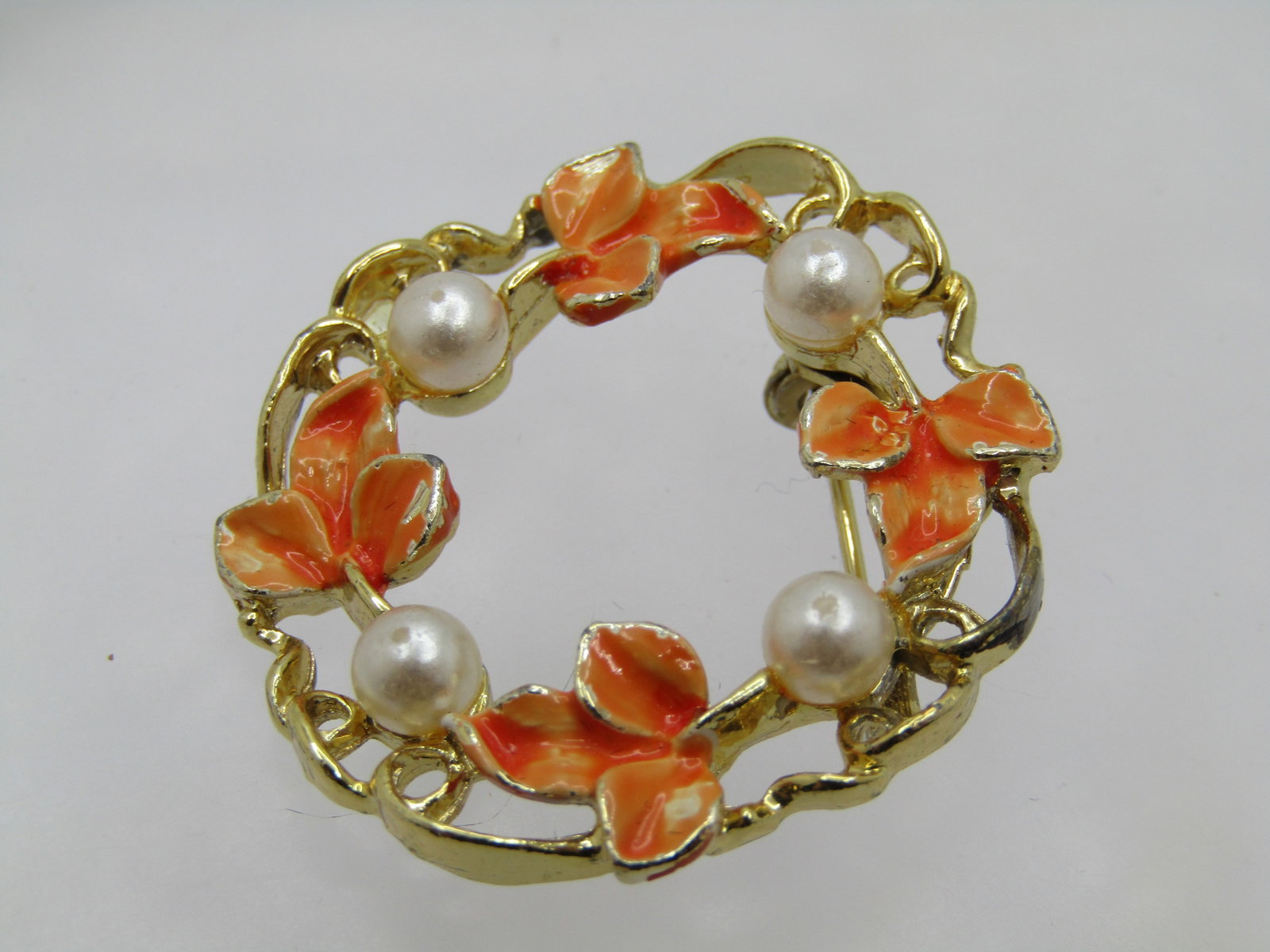 Vintage Floral Enameled Circle Brooch, Faux Pearls, Gerry's, 1960's - 3