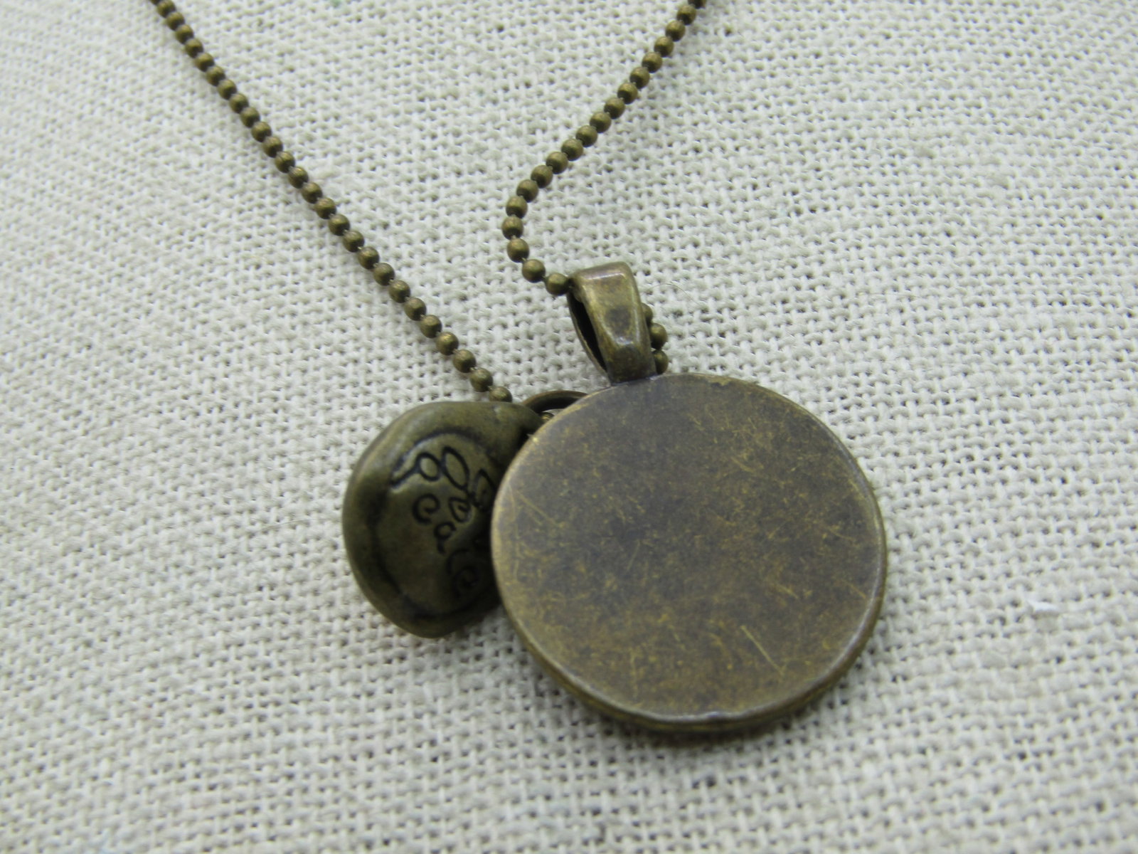 Vintage Peace Beatle's Help Necklace by Jasmine, New on Card - 3