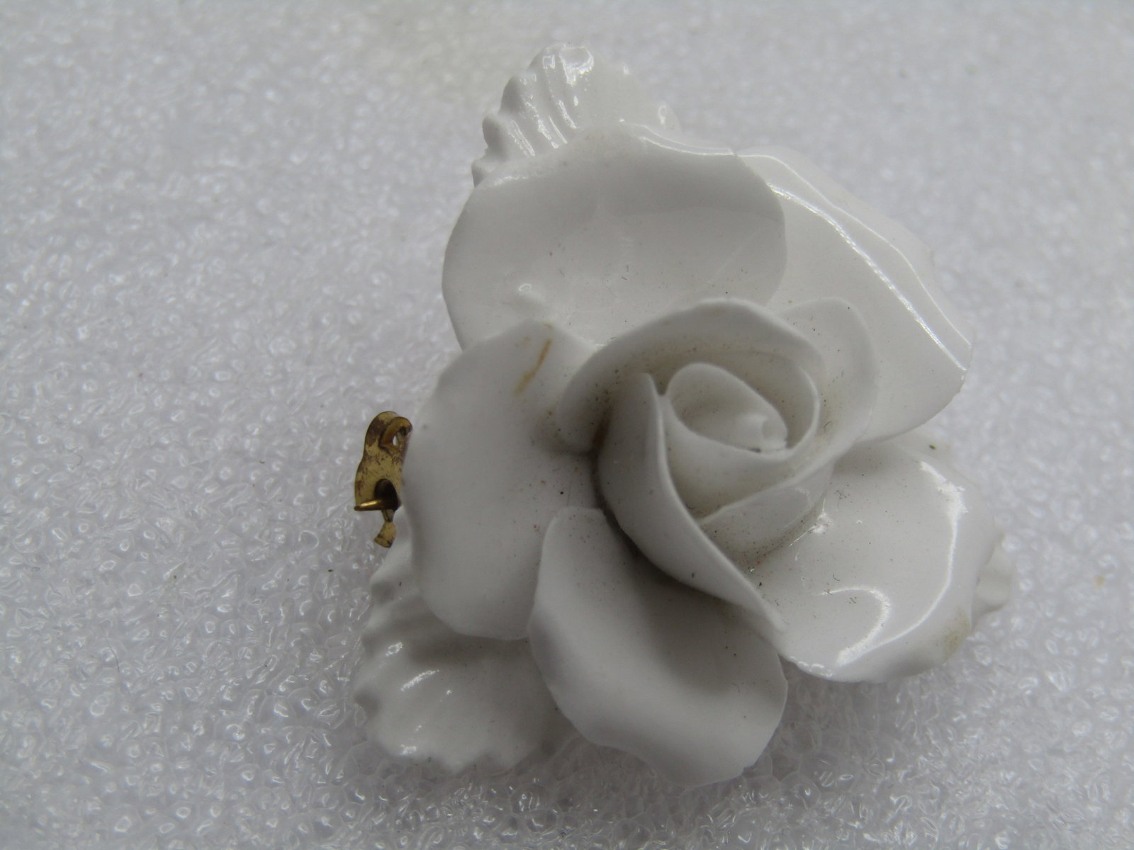 Vintage Painted White Rose Porcelain Brooch, Signed Denton with a crown, England, 1960's - 3