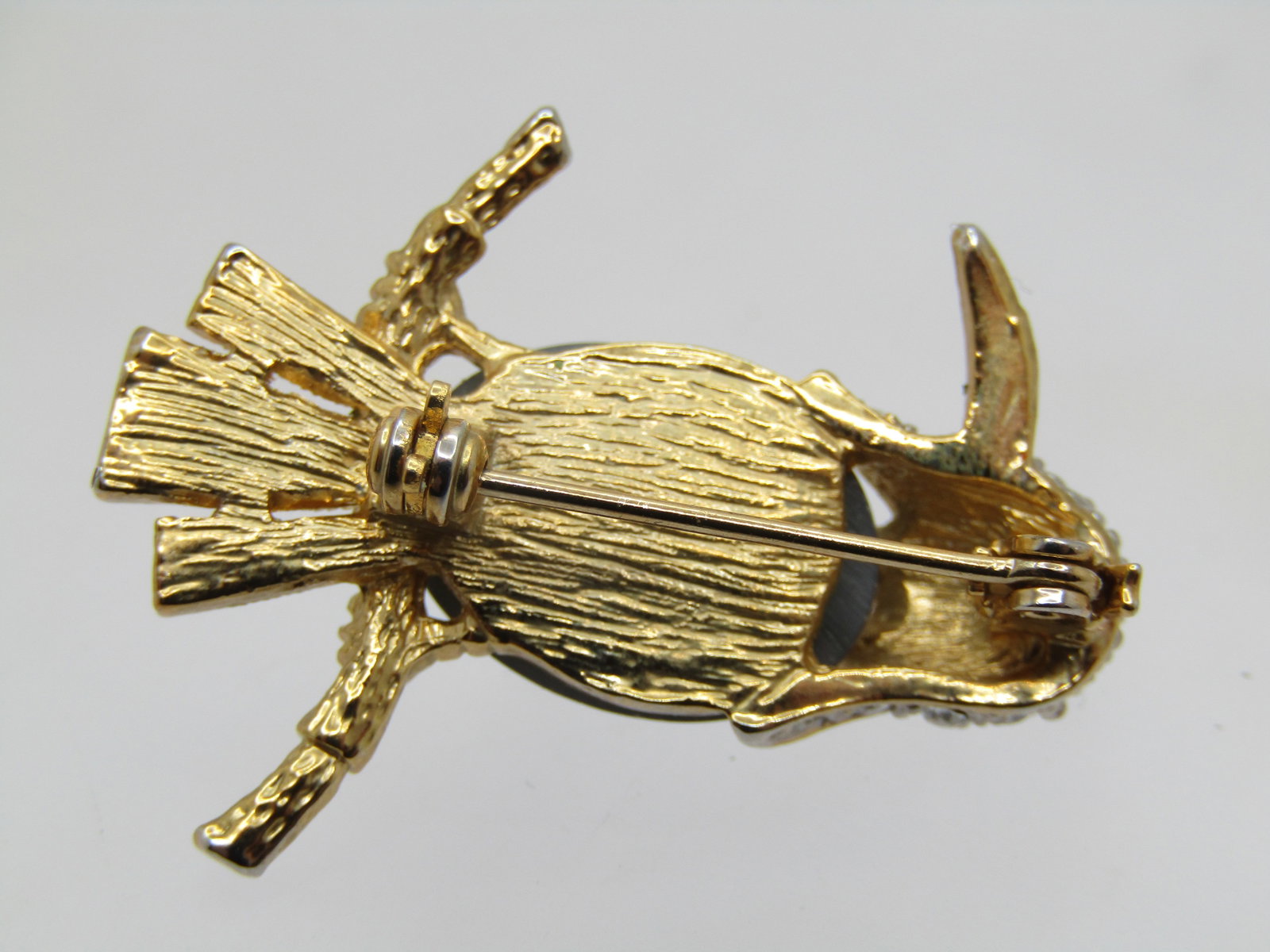 Vintage Faux Pearl and Rhinestone Bird Brooch, on Branch, 1980's - 4